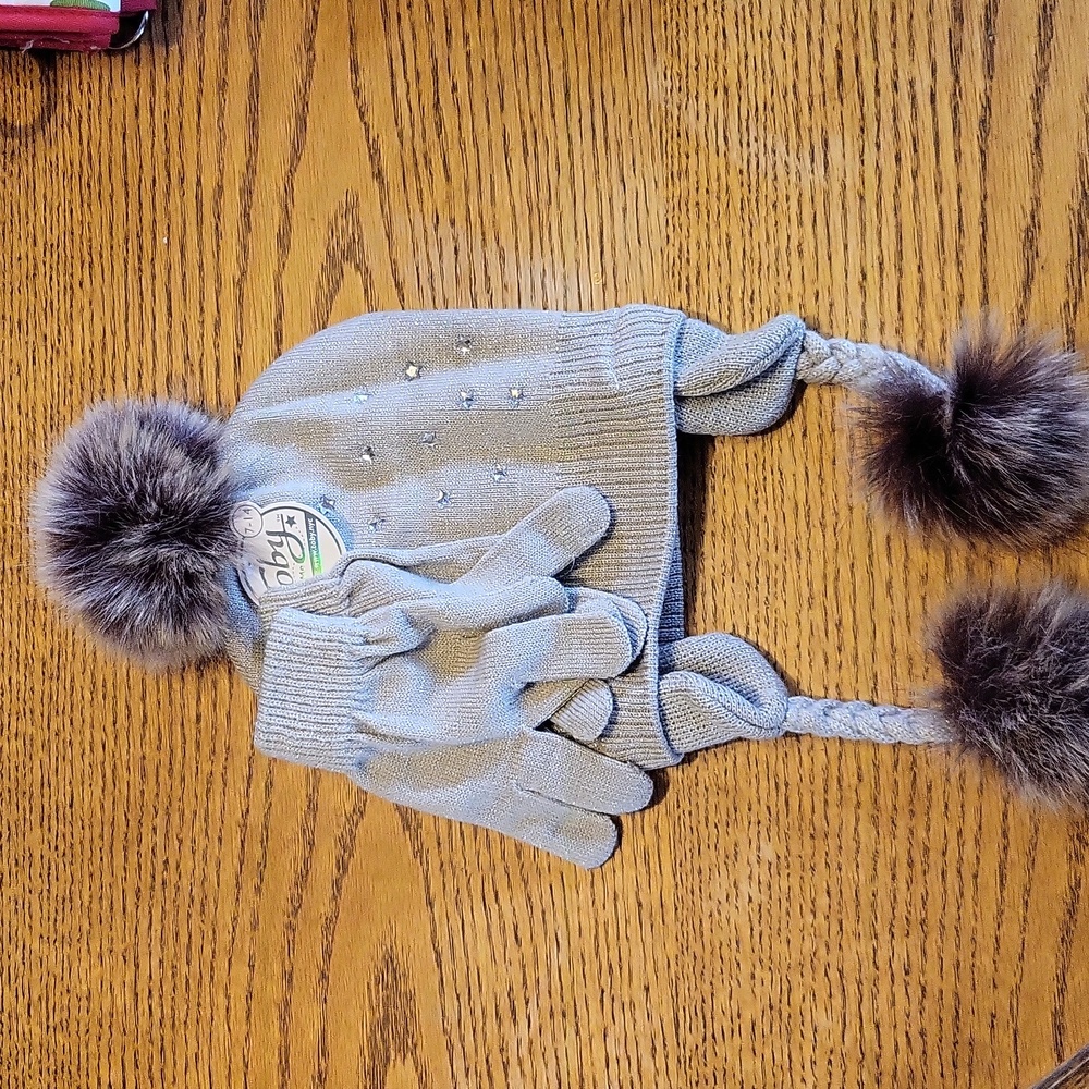 Toby and me hat and gloves set